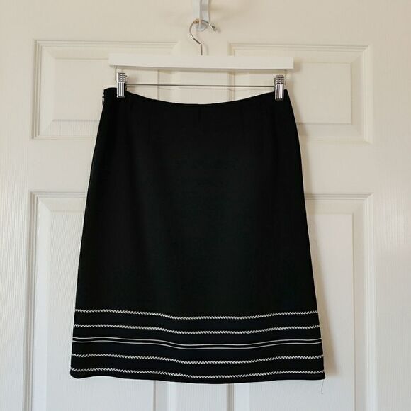 Ann Taylor LOFT embroidered wool blend skirt sz 8P - Picture 3 of 9